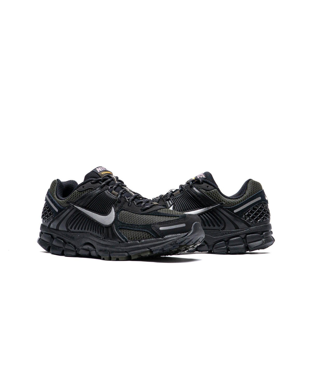 nike-zoom-vomero-5-black-mtlc-